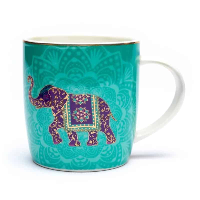 Чаша за чай с цедка индийски слон on it.