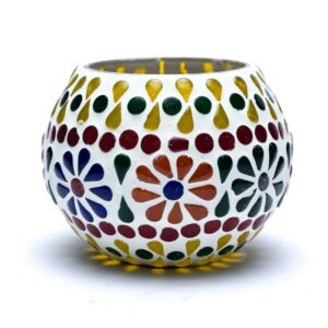 Описание: Мозаечен стъклен свещник Цвете.