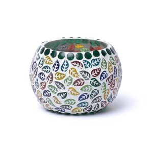 Мозаечен свещник Листа бяла купа с многоцветни листа по нея.